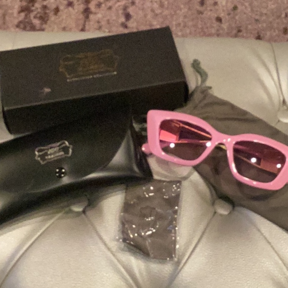 100 Classic Pink Square Sunglasses New - Picture 5 of 9